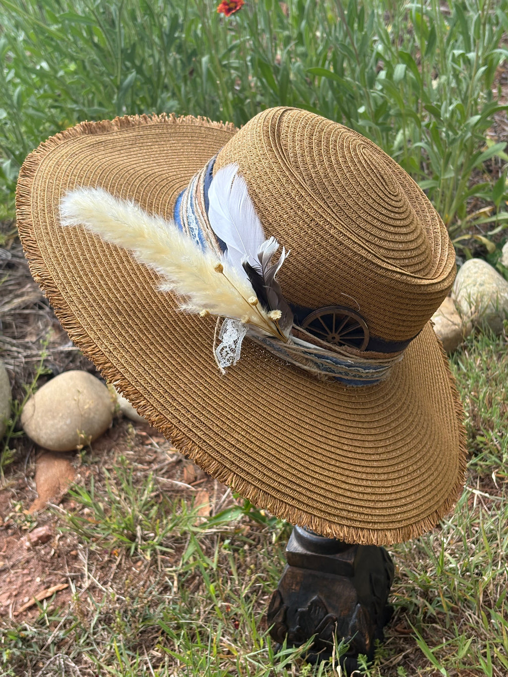 Wagon wheel straw hat